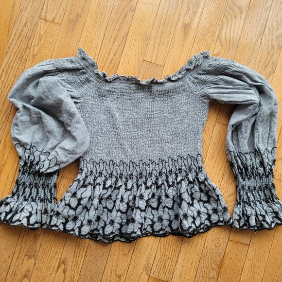 Storia Floral Smocked Off the Shoulder Top Sleeves M - Picture 6 of 10